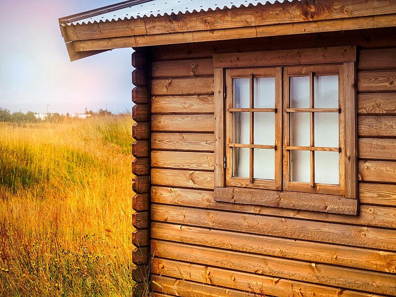 Holzfenster für das Gartenhaus